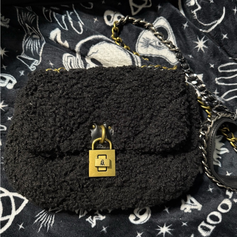 Steve Madden Black Textured Chain Bag